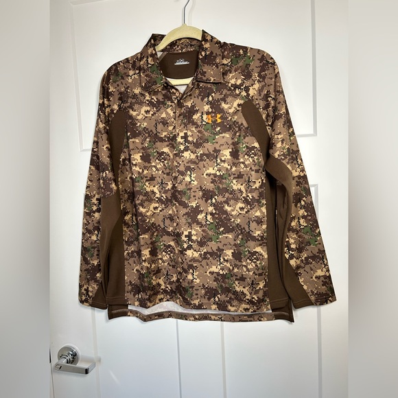 Medium Under Armour Long Sleeve Camo Hunting Shirt, Size Small Fits Loose Medium - Picture 4 of 10